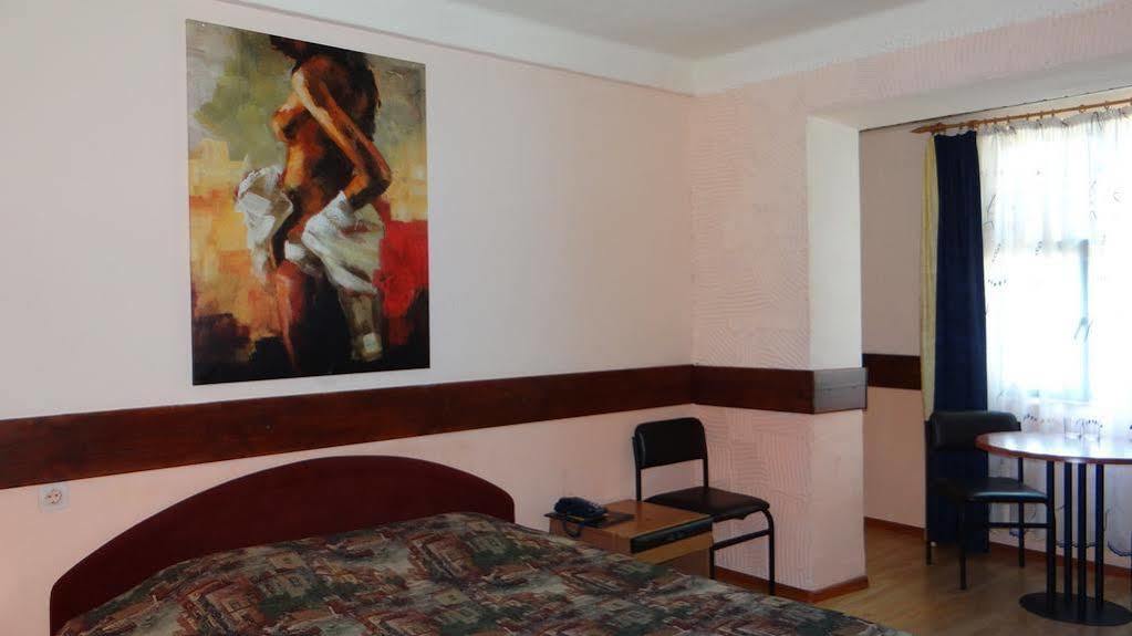 Hotel Desna Kut Киев Екстериор снимка