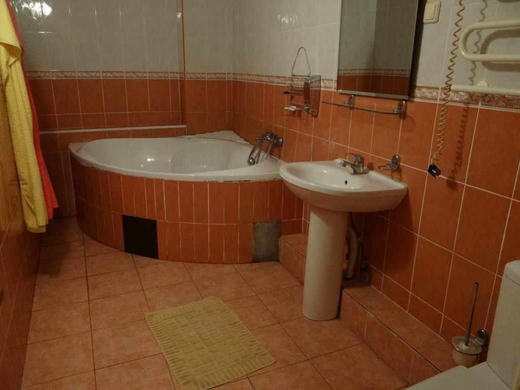Hotel Desna Kut Киев Екстериор снимка